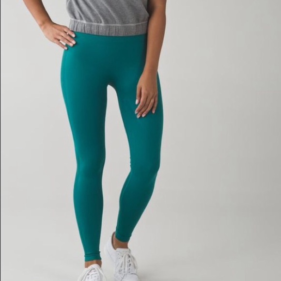 lululemon athletica Pants - MAKE OFFERS NOW- NWOT Lululemon Zone In Crop